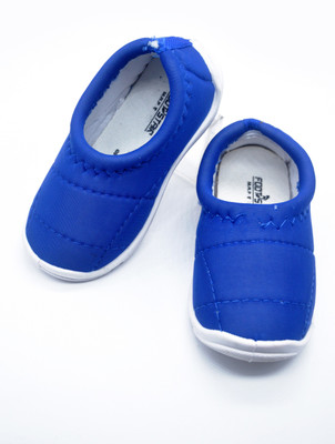 

footstair Boys & Girls Slip on Loafers(White, Blue