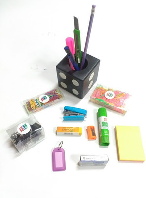 

Yes 1 Compartments Plastic Desk Organizer(Black)