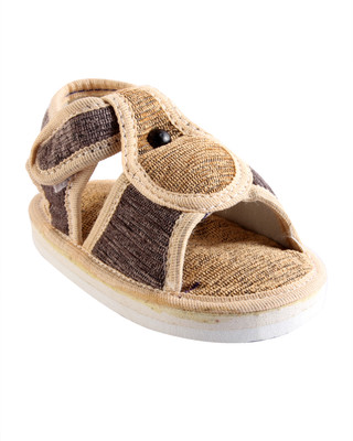 Chiu Boys & Girls Velcro Strappy Sandals(Beige