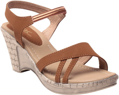 

MSC Women Brown Wedges