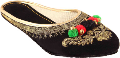 

Shopping Station Women Black Flats