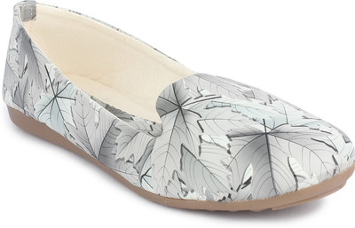 

London Steps Women Grey Flats
