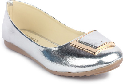 

London Steps Women Silver Flats