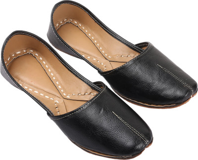 

DFR Textured Ethnic Punjabi Black Jutis For Men(Black