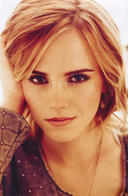 

Wall Poster Emma Watson A Large - Da Vinci Paper Print(12 inch X 18 inch, Rolled)