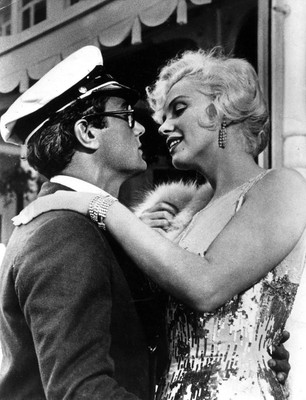 

Akhuratha Designs Wall Poster Marilyn Monoroe Paper Print(12 inch X 18 inch, Rolled)