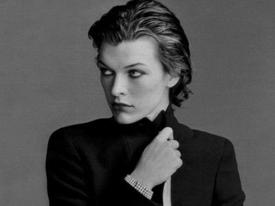 

Wall Poster Milla Jovovich Paper Print(12 inch X 18 inch, Rolled)