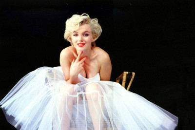 

Aabhaas Wall Poster Marilyn Monroe Paper Print(12 inch X 18 inch, Rolled)
