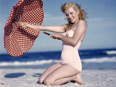 

Aabhaas Wall Poster Marilyn Monroe Paper Print(12 inch X 18 inch, Rolled)