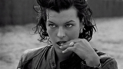 

Akhuratha Designs Wall Poster Milla Jovovich Paper Print(12 inch X 18 inch, Rolled)