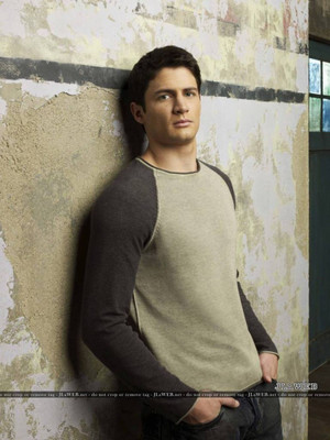 

Wall Poster One Tree Hill Nathan Scott Paper Print(12 inch X 18 inch, Rolled)