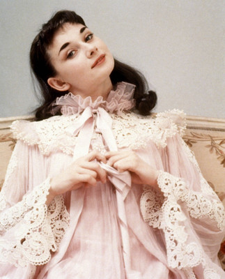 

Wall Poster Audrey Hepburn Paper Print(12 inch X 18 inch, Rolled)