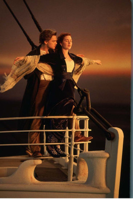 

Aabhaas Wall Poster Leonardo Kate In Titanic Hollywood Movie Paper Print(12 inch X 18 inch, Rolled)