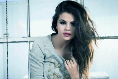 

Wall Poster Selena Gomez Paper Print(12 inch X 18 inch, Rolled)