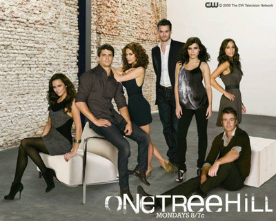 

Wall Poster One Tree Hill Girls Paper Print(12 inch X 18 inch, Rolled)