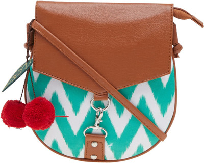 

Lemon Trunk Women Green Canvas Sling Bag