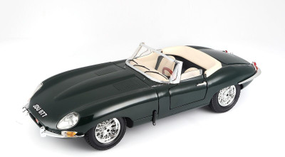 

Bburago 1961 Jaguar "E" Cabriolet(Green)