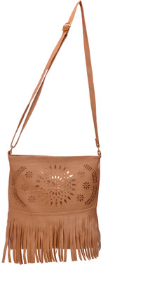 

shuklasfashioncollections Hand-held Bag(Brown)