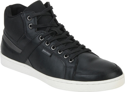 

Bond Street By Red Tape Men Sneakers For Men(Black