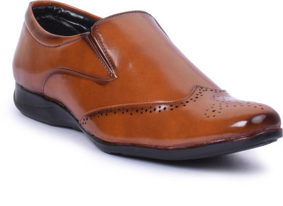 

BAAJ Bj7003 Patent Brogue Slip On For Men(Tan, Tan1