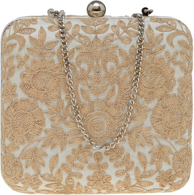 Tarusa Casual White Clutch