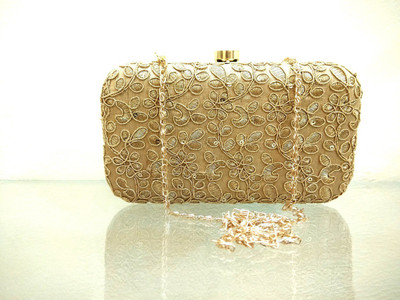 

Fashion Discovery Party Gold Clutch