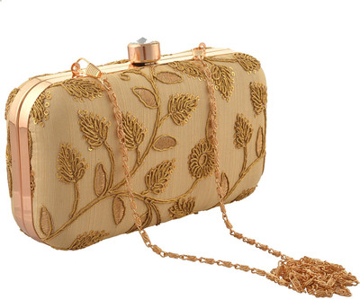 

Zephyrr Party Beige Clutch
