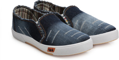 

Unistar men Canvas Shoes; 5026-Blue Slip On Sneakers For Men(Blue, Off White
