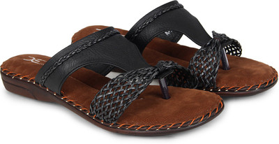 

XE Looks Women Black Flats