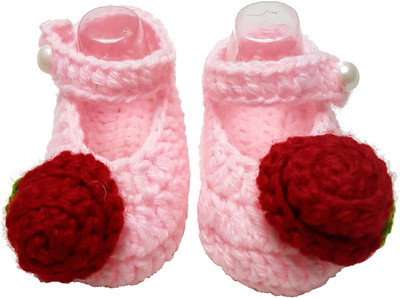 

GoodStart Crocheted toddler booties with flower applique Booties(Toe to Heel Length - 10 cm Pink)