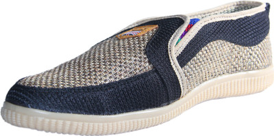 

Trend Zone coolwood Casuals For Men(Black, Black woody