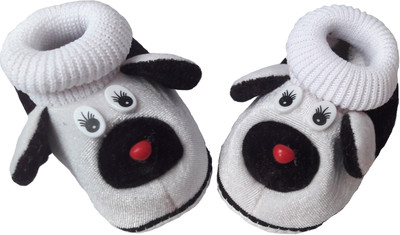 

Aayat Kids New Born Luxury Feel Booties 007 Booties(Toe to Heel Length - 12 cm Multicolor)