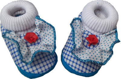 

Aayat Kids New Born Luxury Feel Booties 012 Booties(Toe to Heel Length - 12 cm Multicolor)