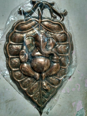 

MATERIALCRAFT PTTA GANESH PLATE Decorative Showpiece - 40 cm(Aluminium, Brown)