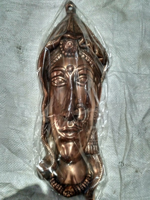 

MATERIALCRAFT RAJASTHANI LADY FACE PLATE Decorative Showpiece - 43 cm(Aluminium, Brown)