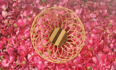 

Bountyhouse FLWBSK_001 Wooden Flower Basket without Artificial Flower & Plant(W: 17 cm x H: 7 cm x D: 7 cm)