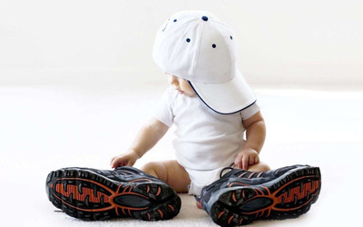

CUTE BOY WITH BIG SHOE on LARGE PRINT 36X24 INCHES Photographic Paper(36 inch X 24 inch, Rolled)