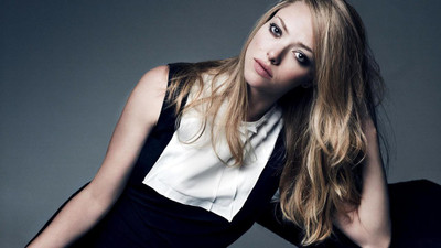 

actress amanda seyfried on LARGE PRINT 36X24 INCHES Photographic Paper(24 inch X 36 inch, Rolled)