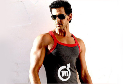

hrithik rooshan showing boody bollywood on fine art paper 13x19 Fine Art Print(19 inch X 13 inch, Rolled)