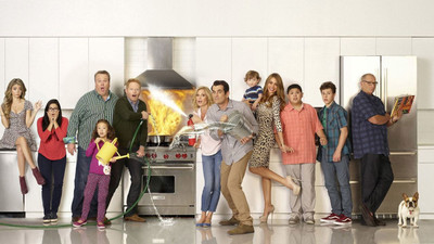 

Wall Poster TV Show Modern Family on fine art paper 13x19 Fine Art Print(19 inch X 13 inch, Rolled)