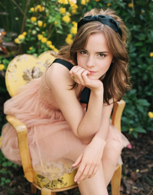 

Emma Watson Fine Art Poster on LARGE PRINT 36X24 INCHES Photographic Paper(36 inch X 24 inch, Rolled)