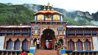 

vishnuji - badrinath-6 poster on LARGE PRINT 36X24 INCHES Photographic Paper(24 inch X 36 inch, Rolled)