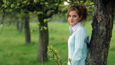 

Celebrity Emma Watson Actresses United Kingdom HD Wall Poster on fine art paper 13x19 Fine Art Print(19 inch X 13 inch, Rolled)