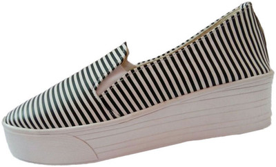 

NEXA Royal Collections Zebra Print Fashionable, Stylish & Smart Casual Canvas Shoes for Women Canvas Shoes For Women(White