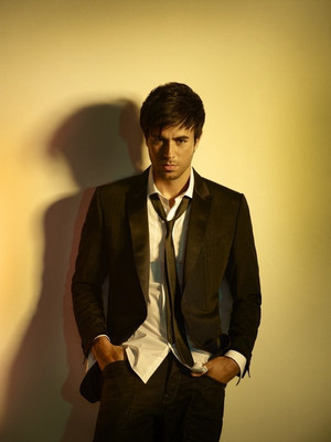 

Enrique Iglesias Fine Art Poster on fine art paper 13x19 Fine Art Print(19 inch X 13 inch, Rolled)