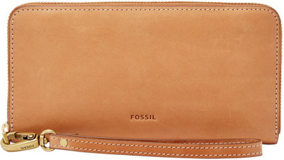 

Fossil Formal Tan Clutch