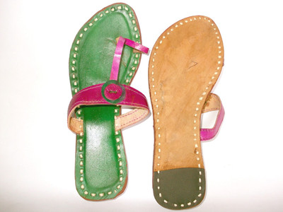 

MAA VD Women Green Flats