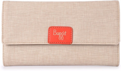 

Baggit Casual Beige Clutch