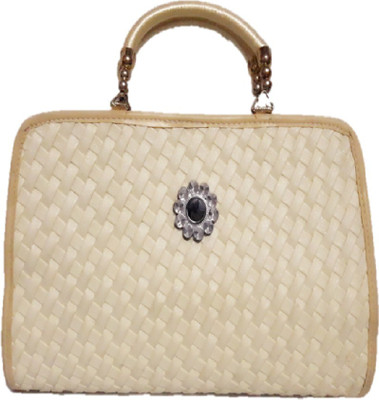 

Az fashion for all Party White Clutch