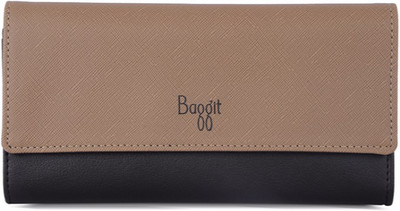 

Baggit Casual Beige Clutch